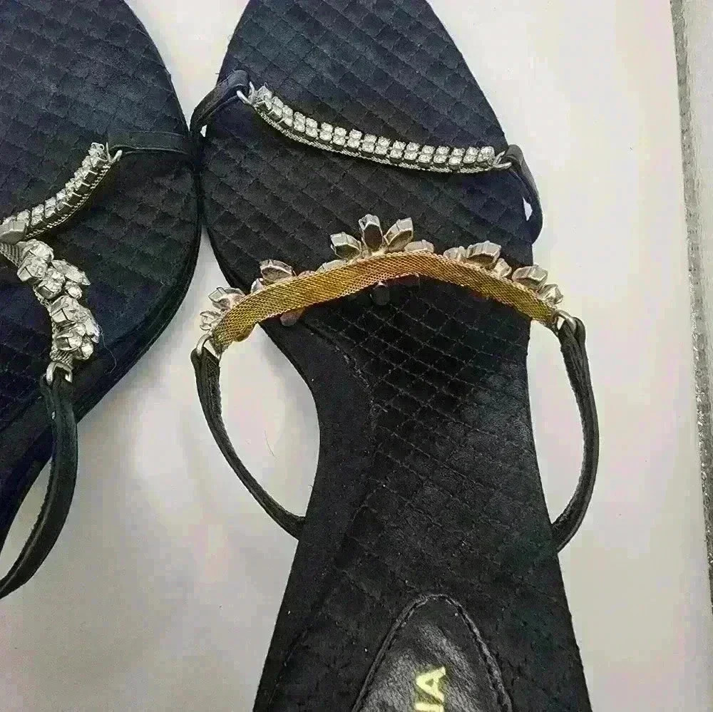 Bcb Maxazria Crystal Slides - Picture 8 of 10